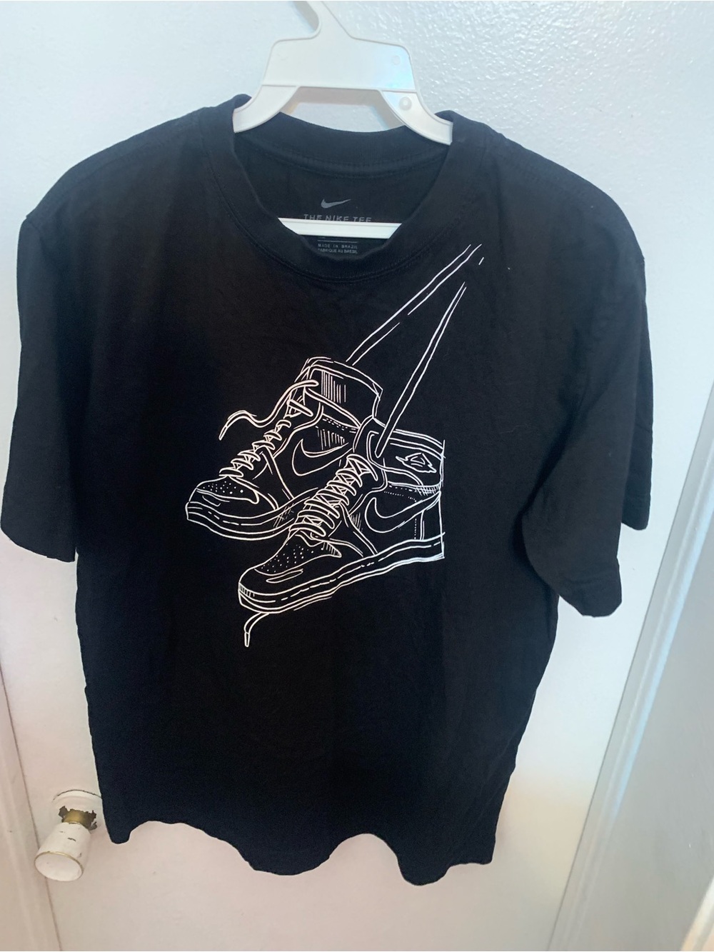 Nike Black Tee with White Line Art Graphic - Picture 2 of 3